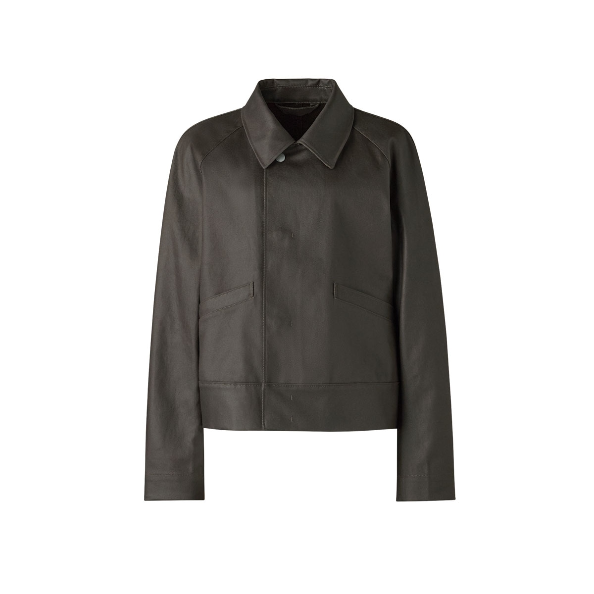 コーティングブルゾン 8,990円（39 DARK BROWN）。