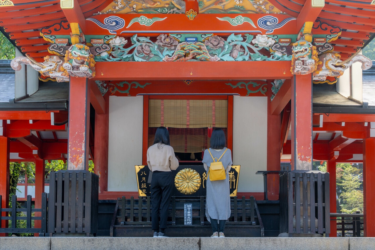 2021年から提供している「霧島開運旅」は、開運を願った霧島茶と上生菓子を提供する「開運茶一杯（かいうんちゃいっぺ）」が加わるなどリニューアル。霧島神宮とのつながりをより深く感じられる内容となっている。