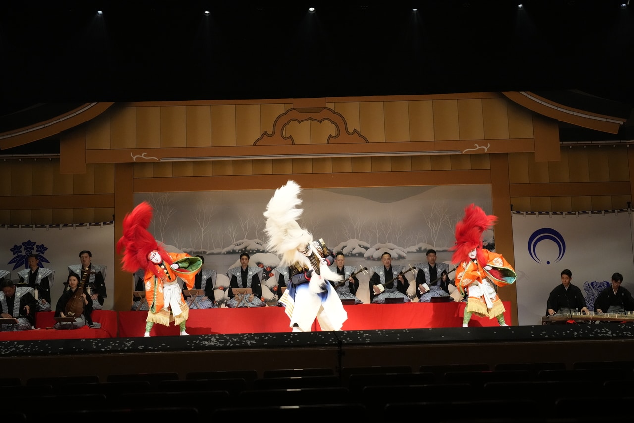 「連獅子」を基にした場面。迫力満点!