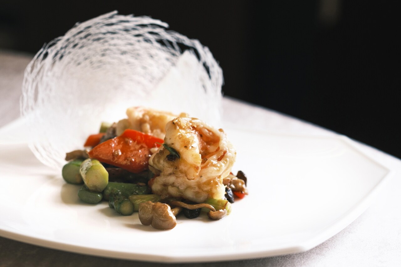 「X.O.醬風味 海老ときのこの炒めもの」。