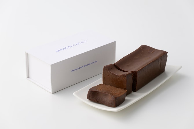 生ガトーショコラ バニラ 3,996円（1本）。