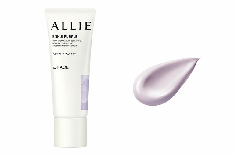 油分のベタつきを全く感じないジェルクリームなテクスチャーで、紫外線カット、顔色補整が1本でできるノーファンデＵＶ。汗や皮脂で崩れにくく、水にも強く弾き返す点も優秀。アリィー　クロノビューティ カラーチューニングＵＶ ０１ ENNUI PURPLE くすみを払って透明感を上げるパープル系。青みが強くないので、白っぽくならない点もGood。紫陽花しずく＆セージの香り。40g 1,980円(編集部調べ)／カネボウ化粧品
