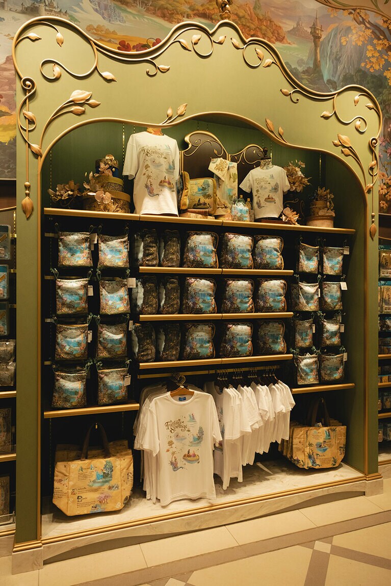 ファンタジースプリングスのグッズ