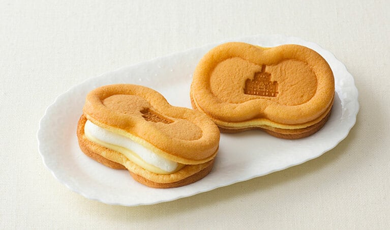 「スフレワッフル(ホイップ＆カスタード)」 250円／銀座コージーコーナー