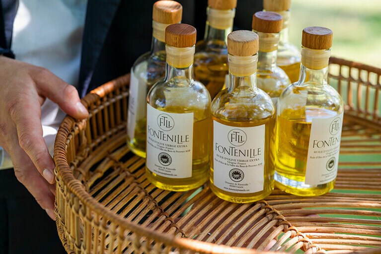 南仏の系列ホテル、ドメーヌ・ドゥ・フォントニルで作られたオリーブオイル。20ml 16ユーロ。