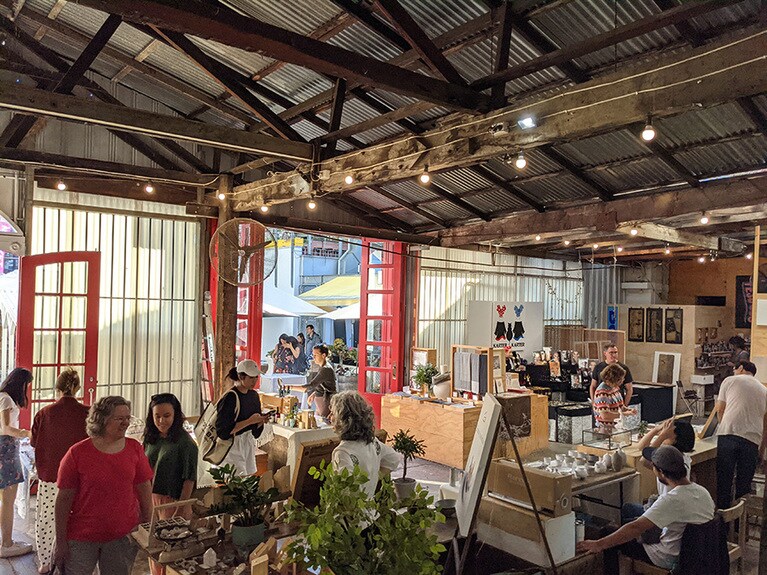 ハンドメイドの作家さんが会場に集合。