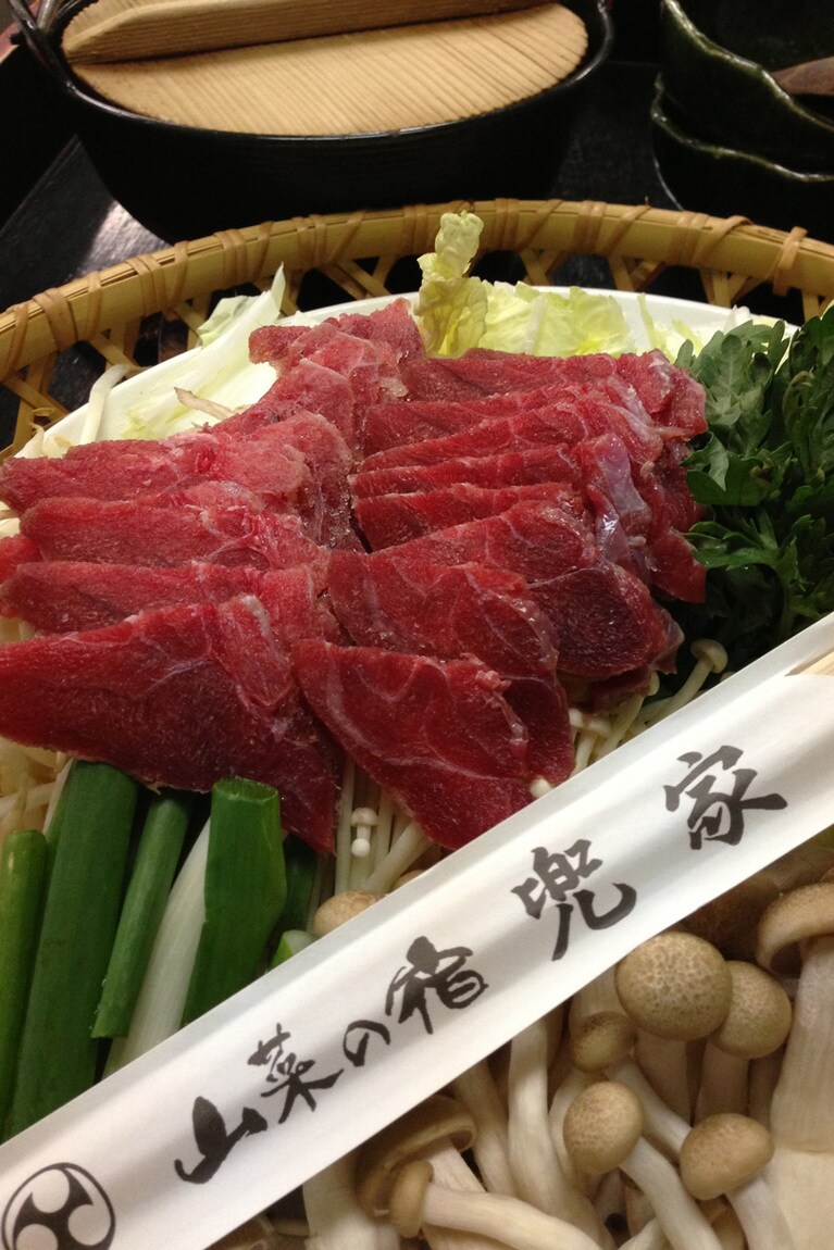 冬には、滋養たっぷりな猪鍋も登場。