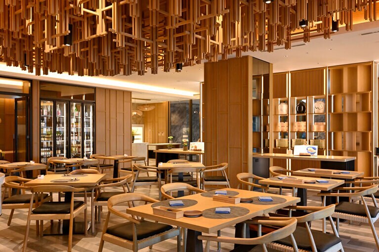 居酒屋感覚で楽しめる日本料理「喫水線」。