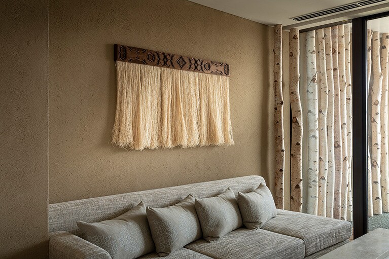 アイヌの文様を取り入れた客室。