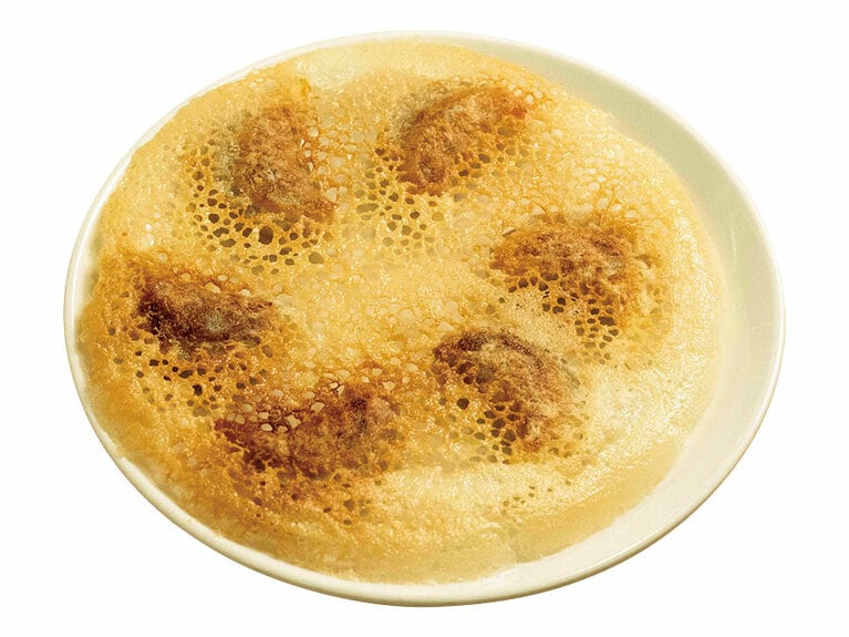 羽根つき餃子「冰花鍋貼」240元。