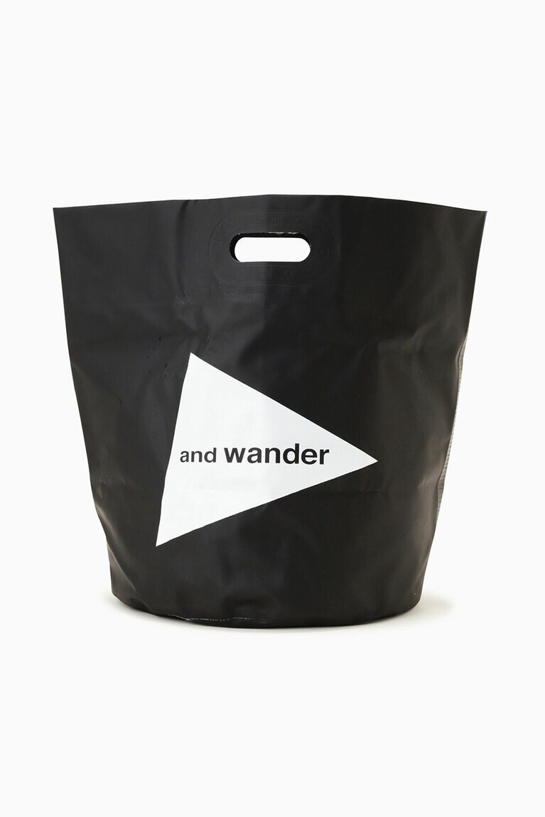 storage bucket 35L(Color:black)／3,850円。