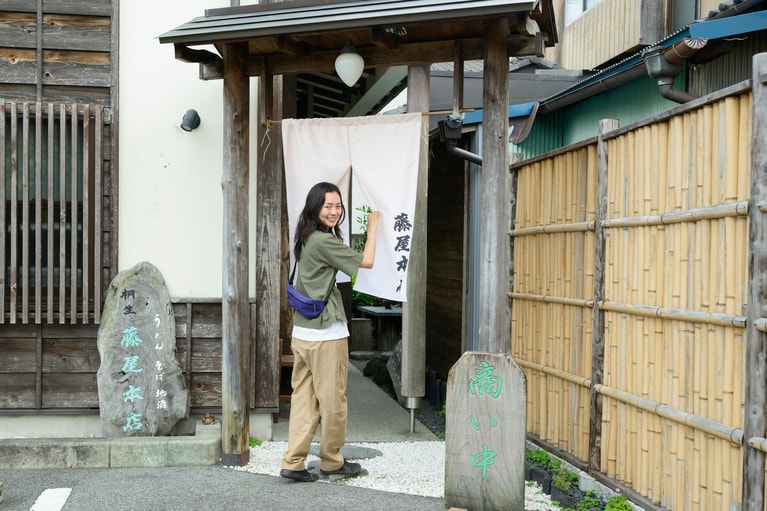 桐生の郷土料理・ひもかわうどんを求めて藤屋本店へ。