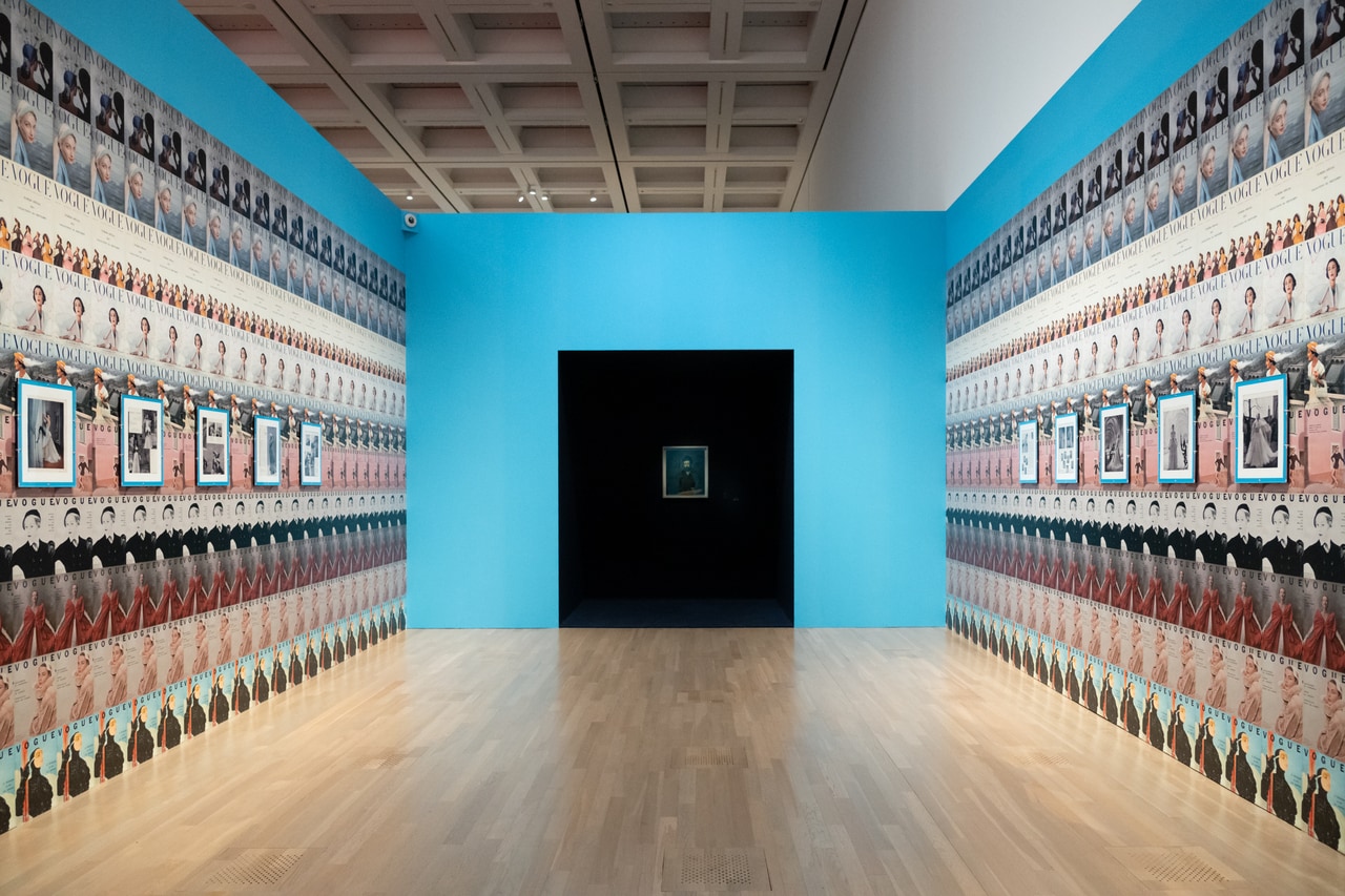 「ピカソ meets ポール・スミス 遊び心の冒険へ」 国立新美術館 2026年 展示風景。