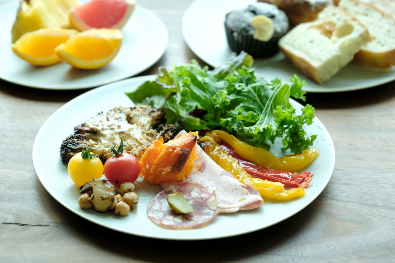 彩りよく盛りつけて！