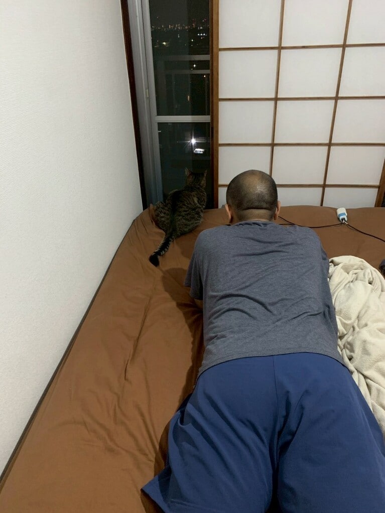 きしたかの・高野さんと愛猫・ごま吉。