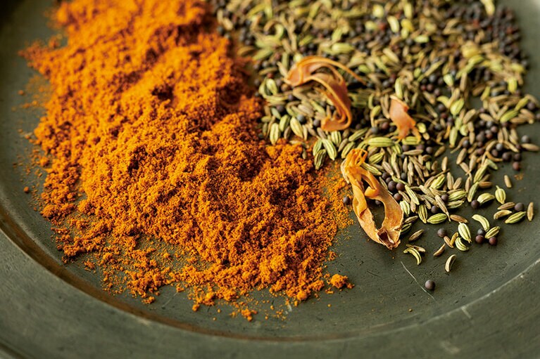 香り高いスパイスが使い切り分量で届く。基本のチキンカレーセット／AIR SPICE