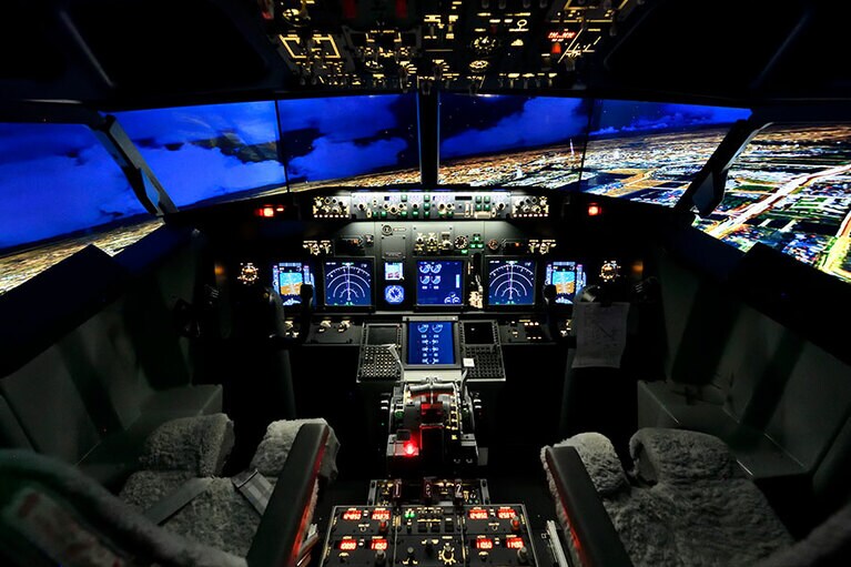 ［羽田 エクセルホテル東急］臨場感あふれる本物のシミュレーターに誰もが感動！