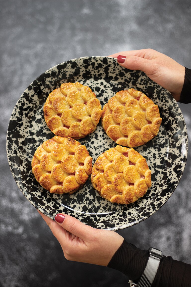 「ルバーブのハンドパイ」。