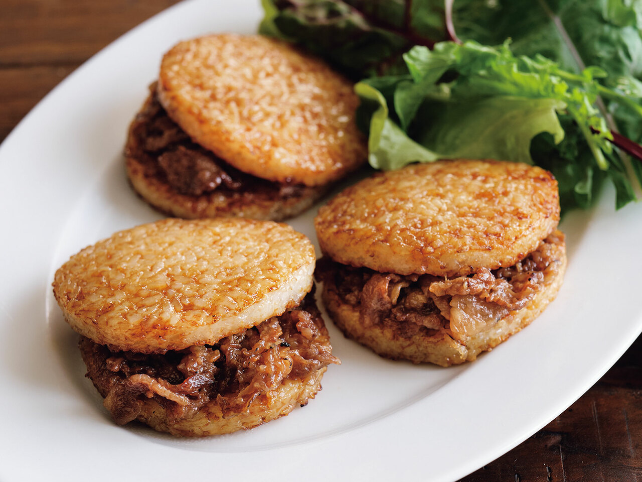 焼肉ライスバーガー詰合せ（特製・チーズ入） 特製×5個、チーズ入り×5個 5,700円（送料込）／叙々苑