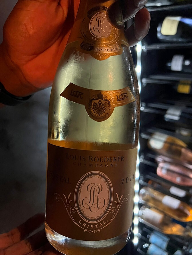 ソムリエがおすすめする最高の一本のひとつは、ルイ・ロデレールの「クリスタル2014」。