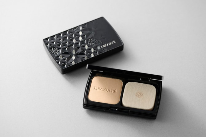コスメデコルテ新作が話題！ ＜時短で美肌＞が叶う「パウダー