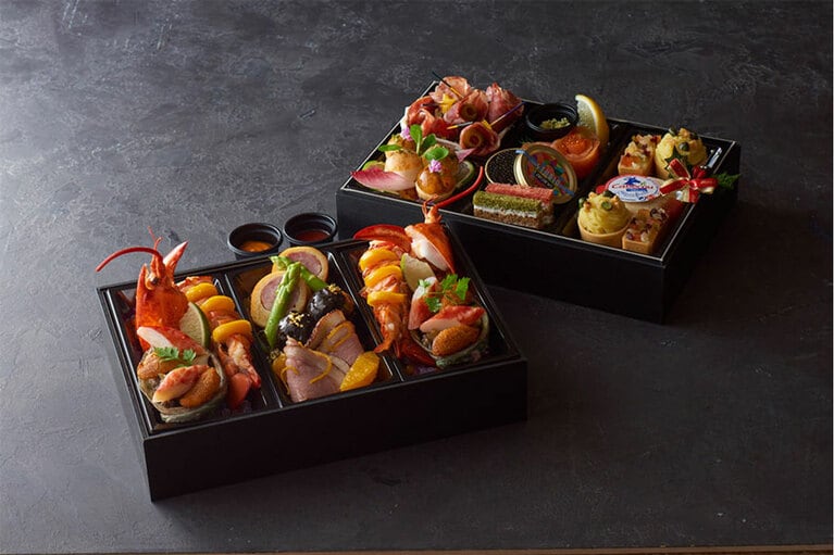 「クリスマスオードブル The Okura Luxe～Charme～」(2名用)30,000円(税別／要予約)。