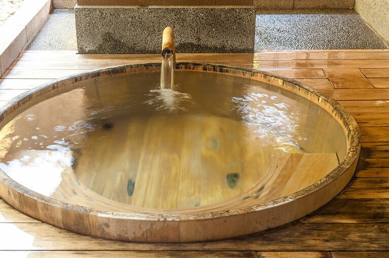 滾々と湧く源泉を持つから湯量も豊富。