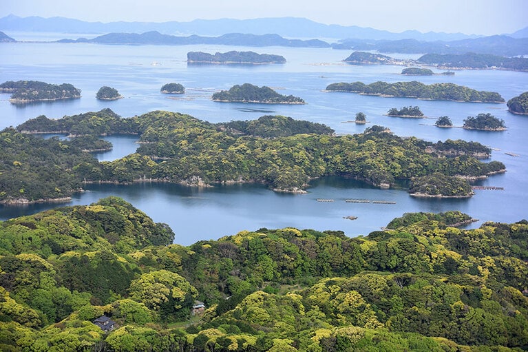 展海峰から見下ろした、朝の九十九島。208の島々からなります。