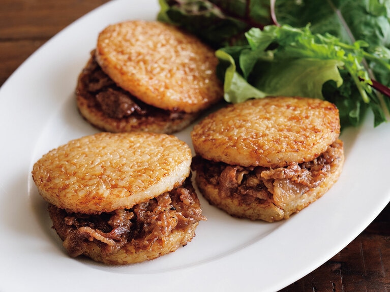 焼肉ライスバーガー詰合せ（特製・チーズ入） 特製×5個、チーズ入り×5個 5,700円（送料込）／叙々苑