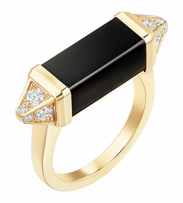 「レ ベルランゴ ドゥ カルティエ」リング YG、オニキス、ダイヤモンド 660,000円。© Cartier