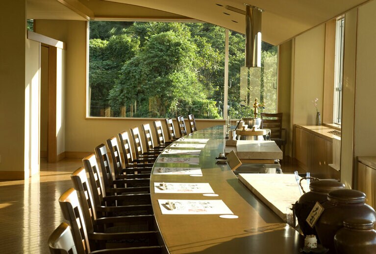 壱岐リトリート海里村上［長崎／湯本温泉］レストラン 和食カウンター。