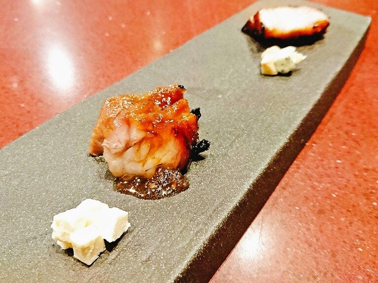 隣でワインペアリングを楽しんでいる友人がうらやましく感じた…。