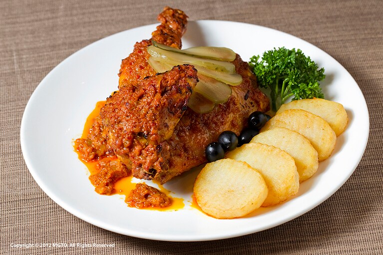 マカオ料理のひとつ、アフリカンチキン。