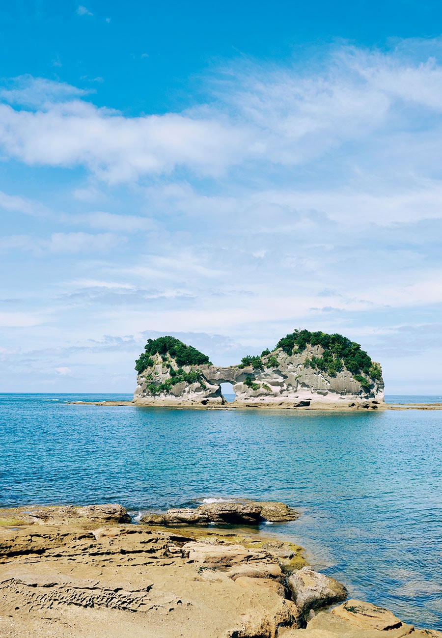 宿がある丘を下ったところにある、南紀白浜の絶景ポイント「円月島」。