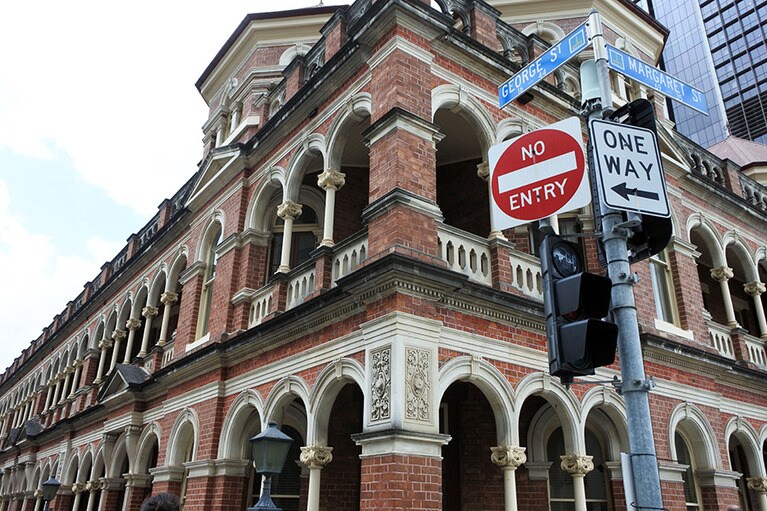 CBD内には高層ビルの合間に歴史的な建造物も。