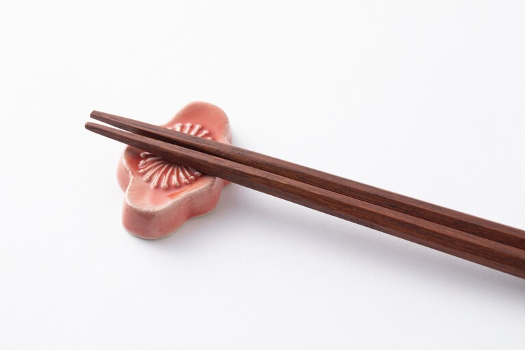 「菓子木型の福よせ箸置き」770円／中川政七商店