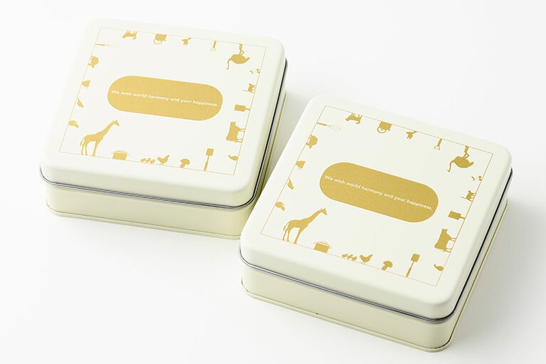 「世界の調和とあなたの幸せを願っています」というメッセージが書かれている。