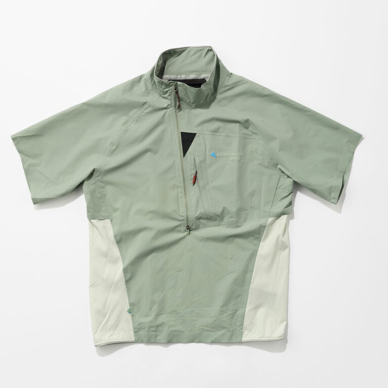 クレッタルムーセン“ヴィドレ ジップ ショートスリーブ ジャケット”／48,400円。