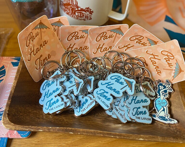 キーチェーンと同じデザインのステッカーもあり。