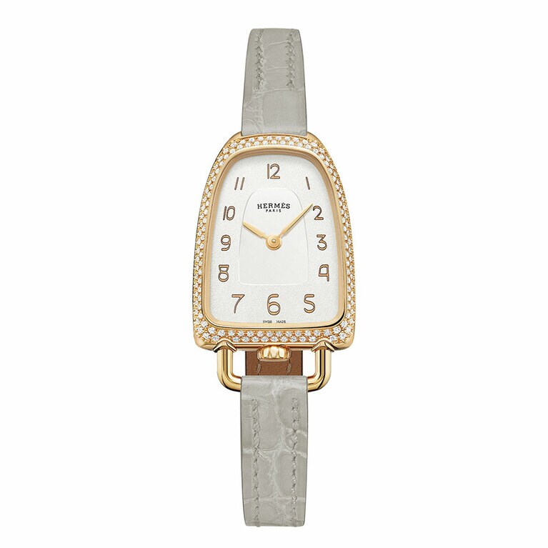 「ギャロップ ドゥ エルメス」（PG×ダイヤモンド、アリゲーターストラップ、クォーツ）縦32×横20mm 厚さ6mm 2,222,000円／エルメスジャポン　Photo: ©HERMÈS