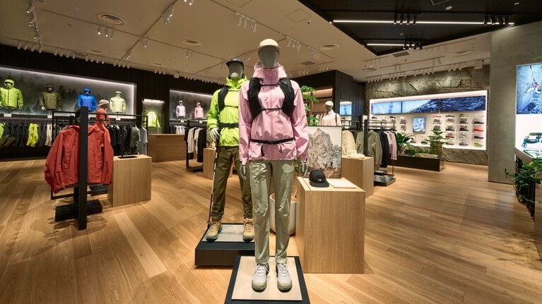 ウィメンズラインの売り場を拡張。ファッション感度が高い層をフィールドに導くのがねらい。