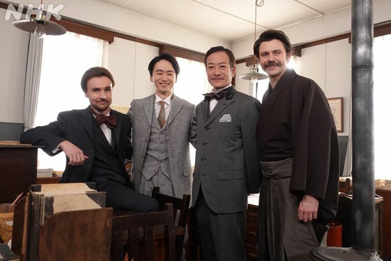 「ばけばけ」での高等中学校の教師たち。「ばけばけ」公式Xより。