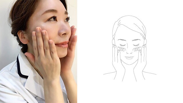 手のひら全体を使い、滑らせるように優しく、くるくると回す。