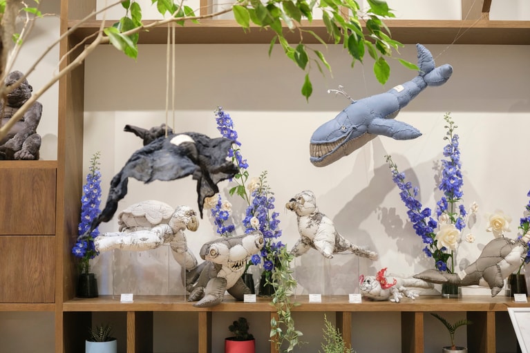 メディコム・トイ プラスで12月14日（日）まで開催中の展示「Bestioles」会場。