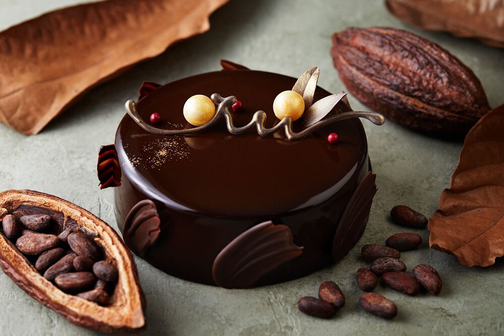 JW マリオット・ホテル奈良のシグネチャーケーキ「ホールフルーツ チョコレートケーキ」5,400円も人気。