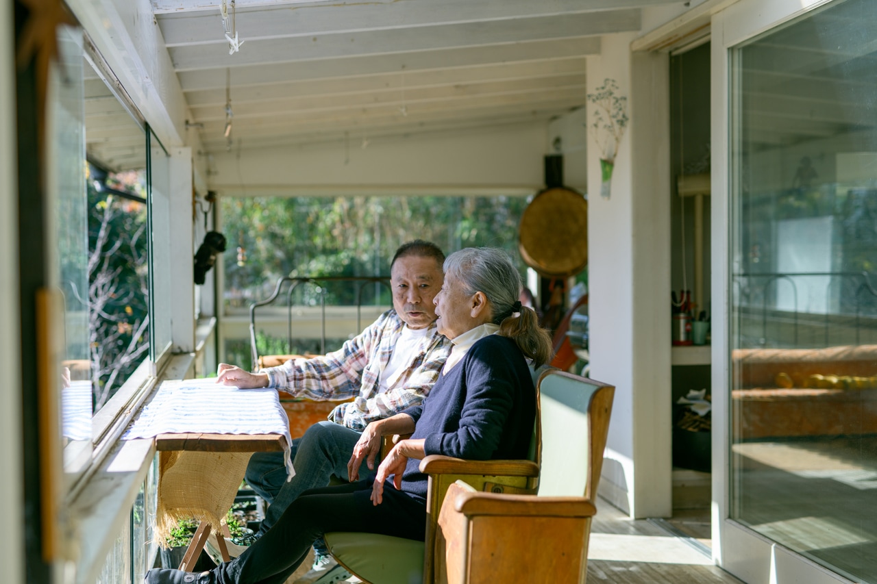 恋の思い出を聞き出す近田さん。