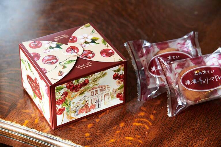 【えの木てい】横濱チェリーマドレーヌ4個入り 886円。他にバラのサブレやマドレーヌも見た目に愛らしくて人気。マロンダックワース、アマンディーヌなどパティシエ手作りの焼き菓子も評判高し。