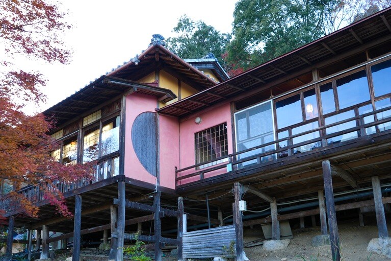 文化財の宿「千歳楼」。