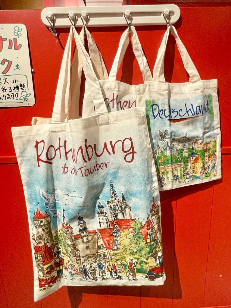 「ケーテ・オリジナルエコバッグ」小620円、大820円。デザインは全3種類。