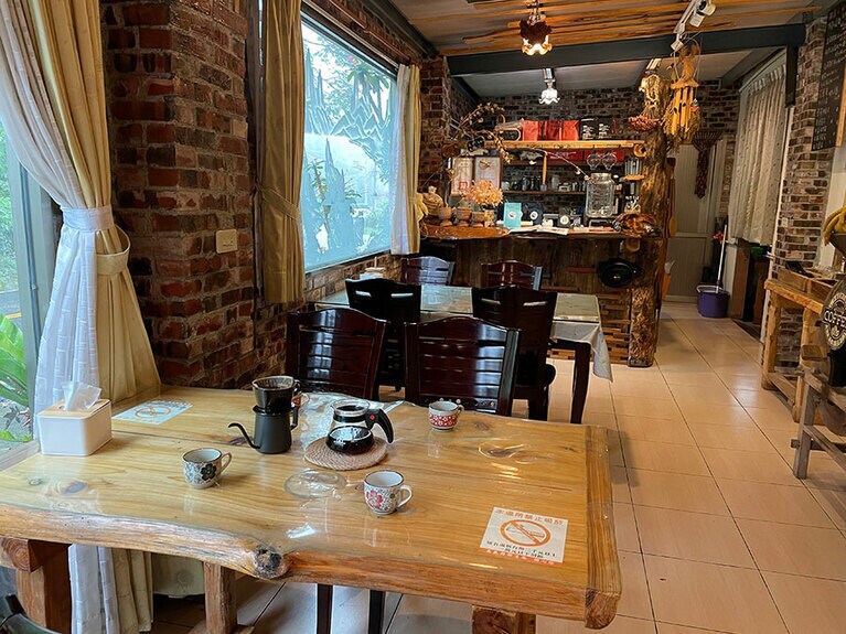 コーヒーの芳ばしい香りが漂う店内。